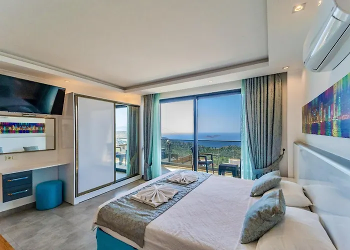 4 Bedroom Sea View In Villa *