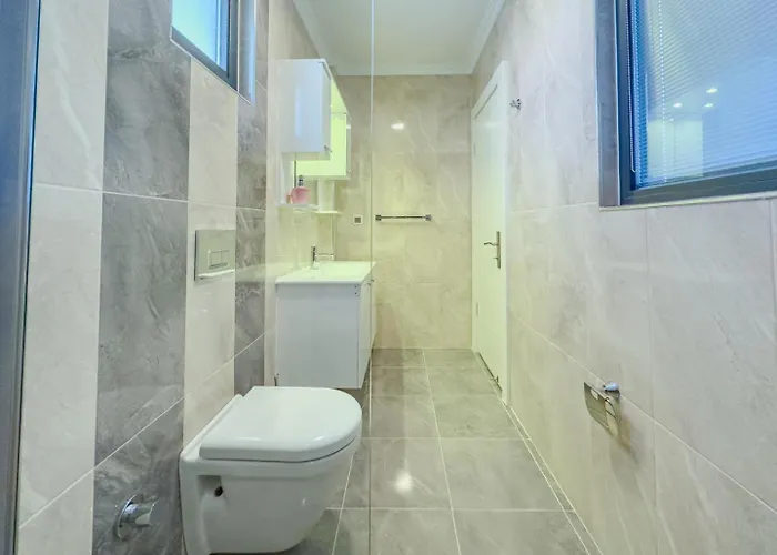 Villa 4 Bedroom Sea View In *