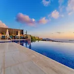 4 Bedroom Sea View In 빌라 *