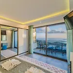 빌라 4 Bedroom Sea View In *