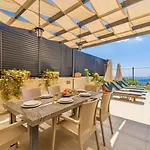 빌라 4 Bedroom Sea View In *