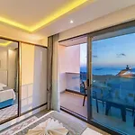 4 Bedroom Sea View In *