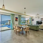 빌라 4 Bedroom Sea View In *