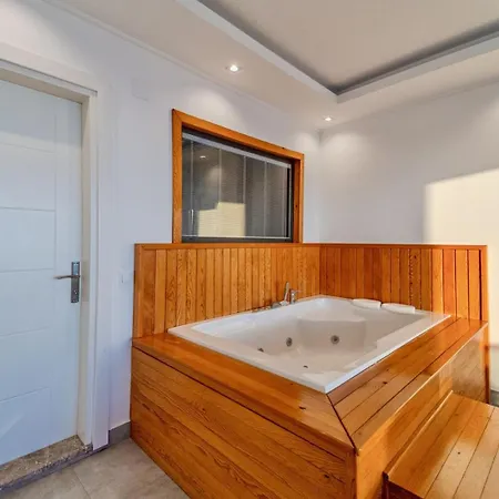 4 Bedroom Sea View In 卡尔坎