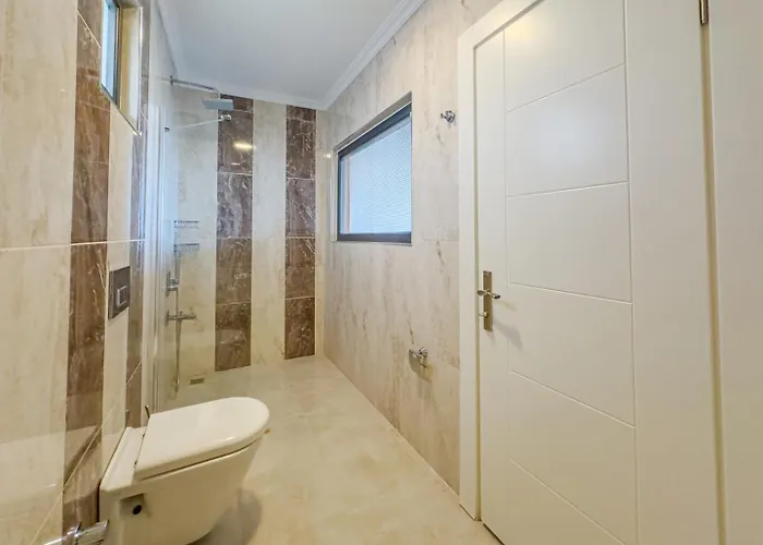 4 Bedroom Sea View In *