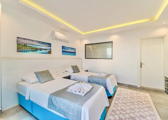 4 Bedroom Sea View In *