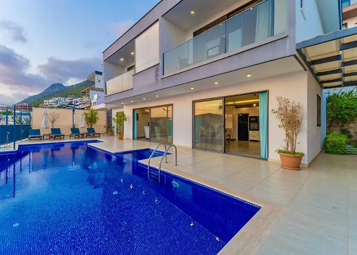 4 Bedroom Sea View In 빌라