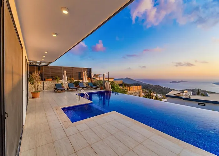 4 Bedroom Sea View In