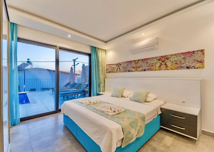 4 Bedroom Sea View In *