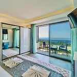 فيلة 4 Bedroom Sea View In