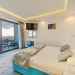 4 Bedroom Sea View In